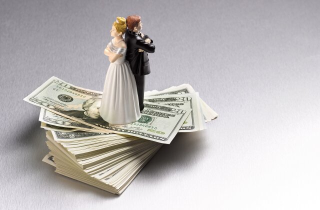 can i spend money during my divorce